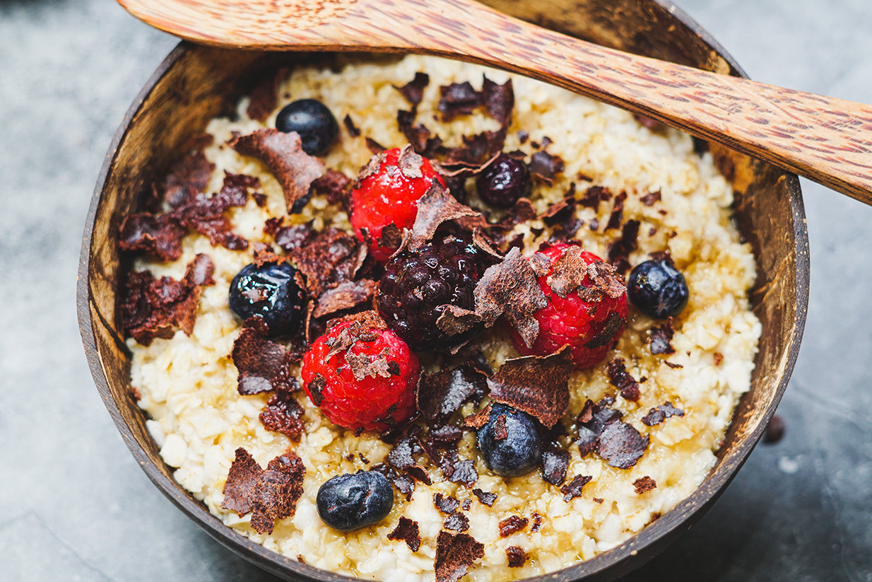 Porridge with Wild Berries and Organic Cacao Flakes